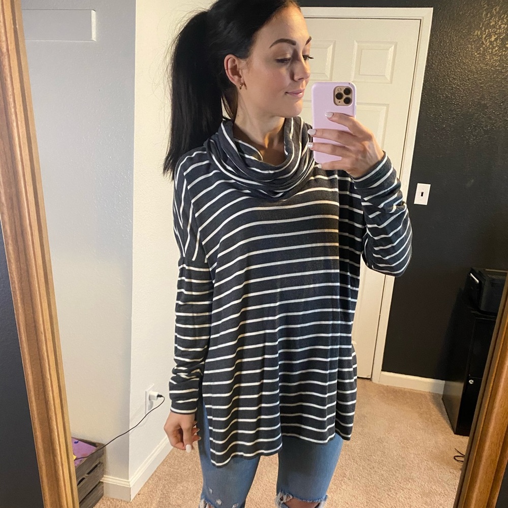 *bundle 5 for $30* Loft Cowl Neck Sweater